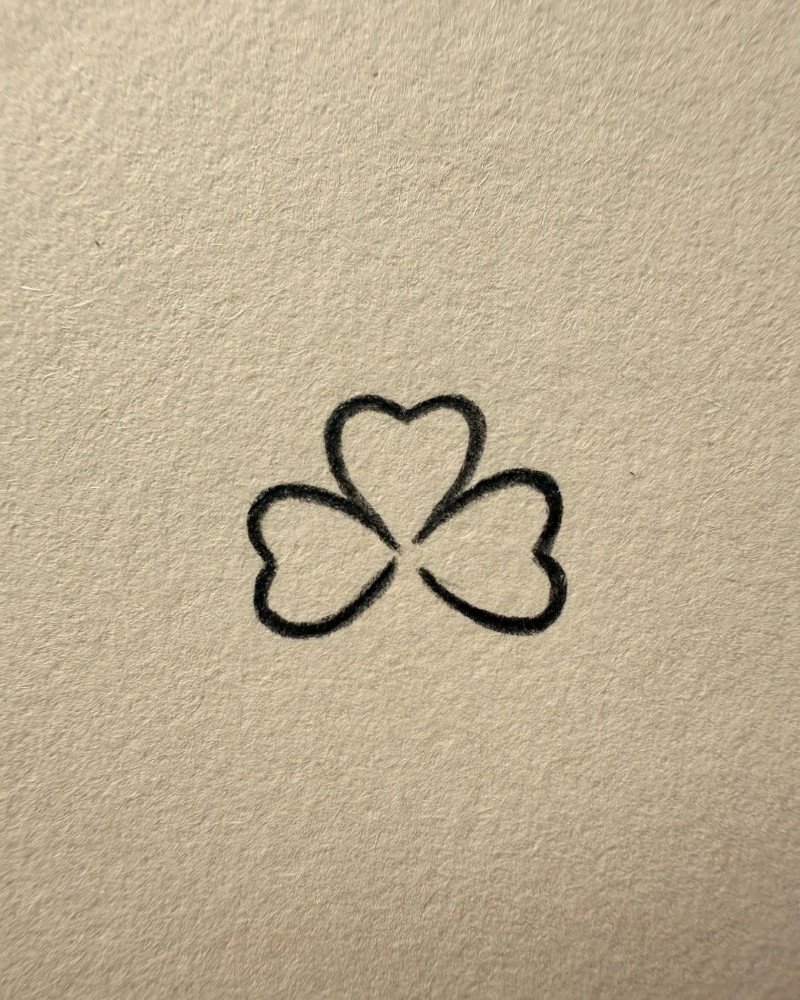 How to draw a four leaf clover step by step 2