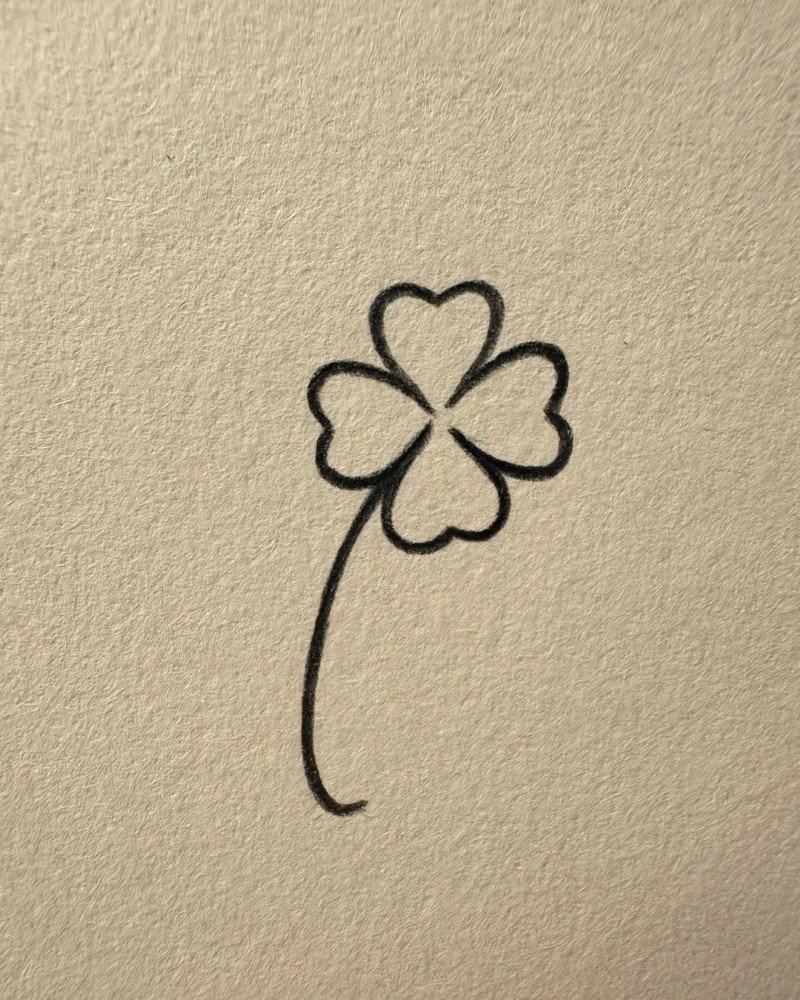 How to draw a four leaf clover step by step 3