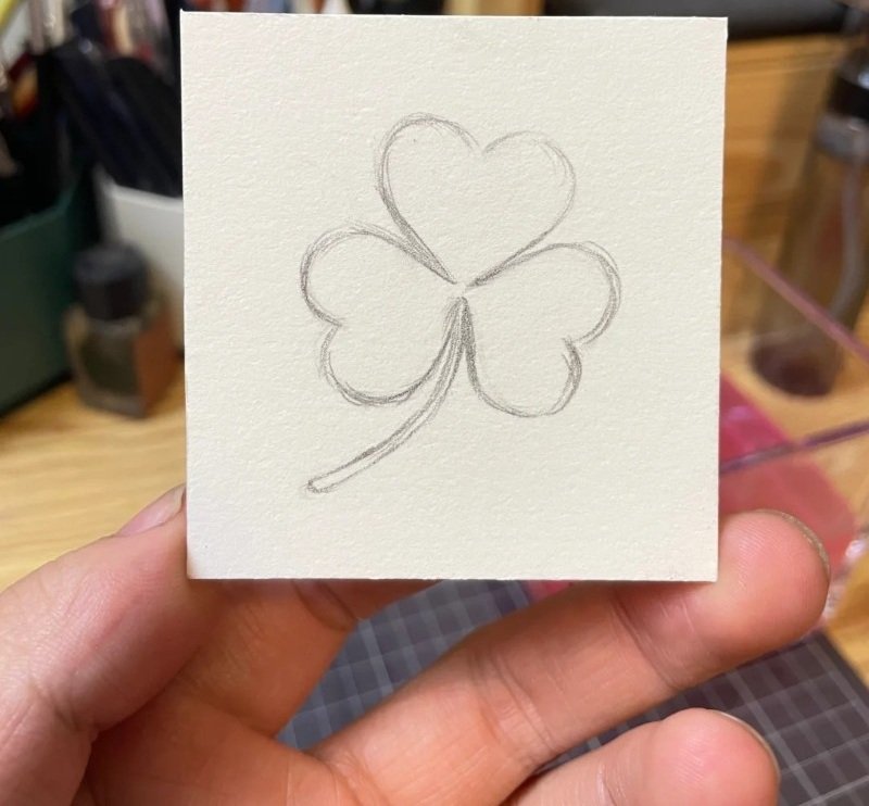 how to draw a shamrock 1