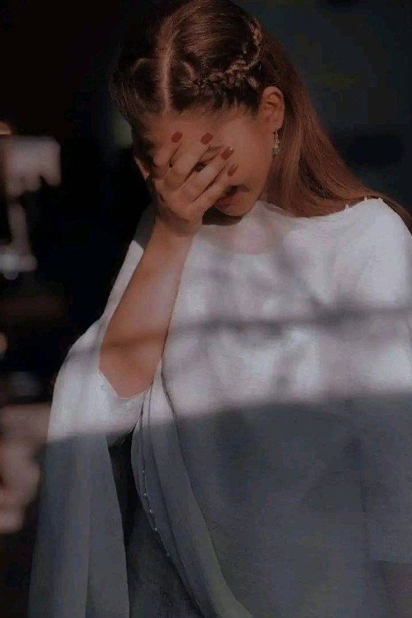 alone sad girl dp for facebook 11