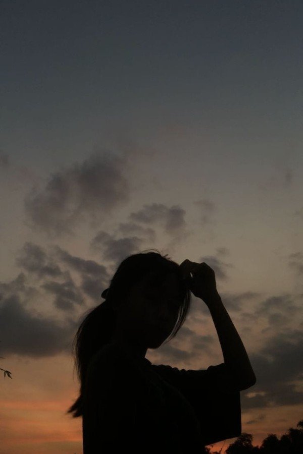 alone sad girl dp for facebook 12