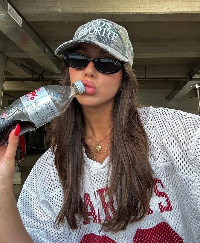 attitude cap girl dp 30
