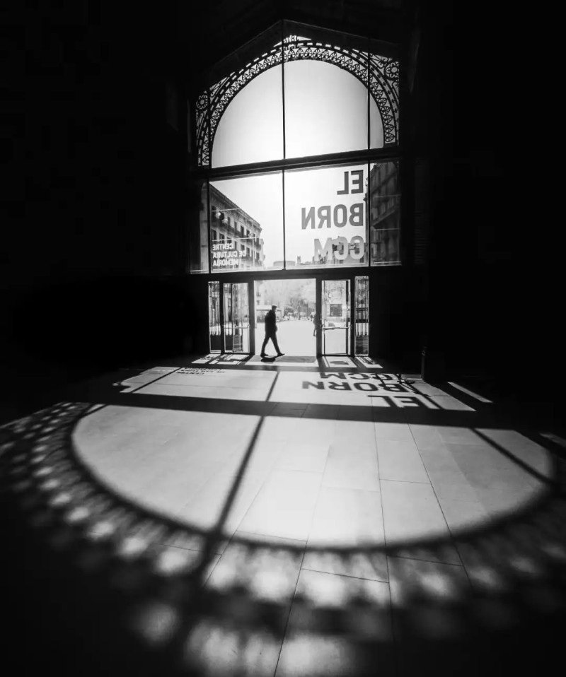 black and white dp 16