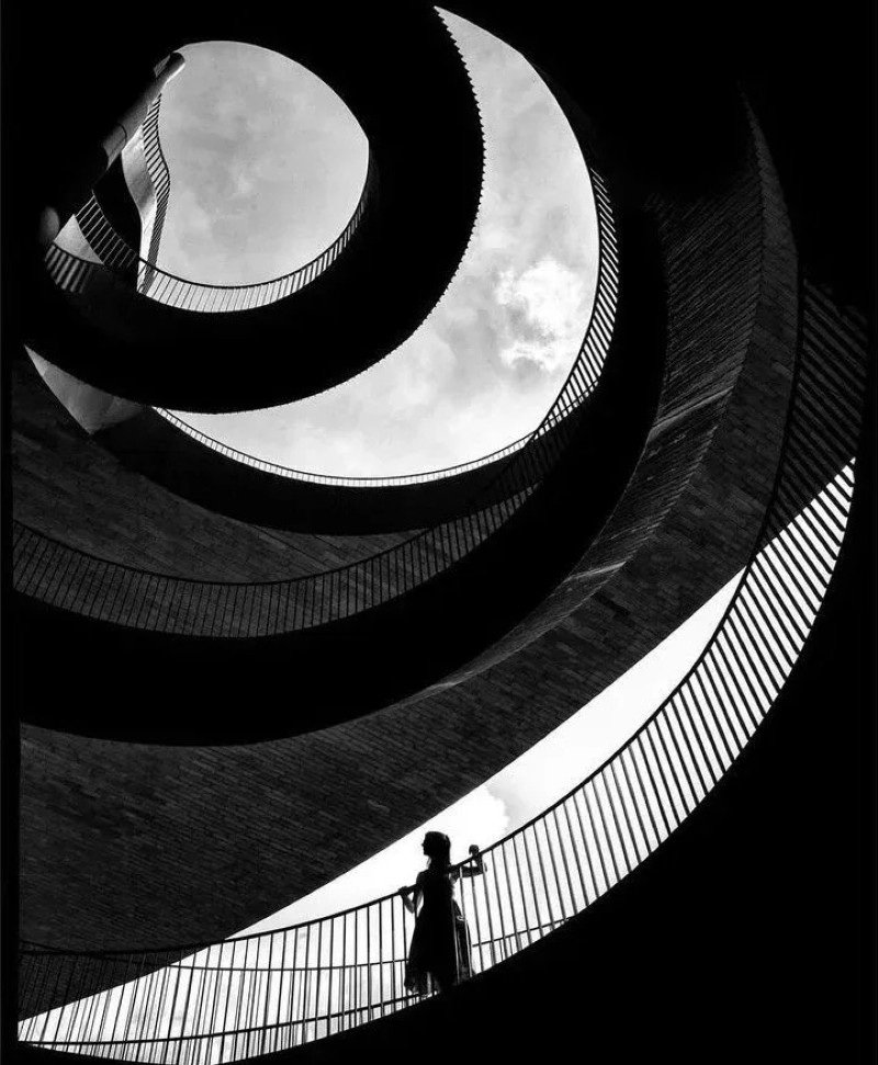 black and white dp 25