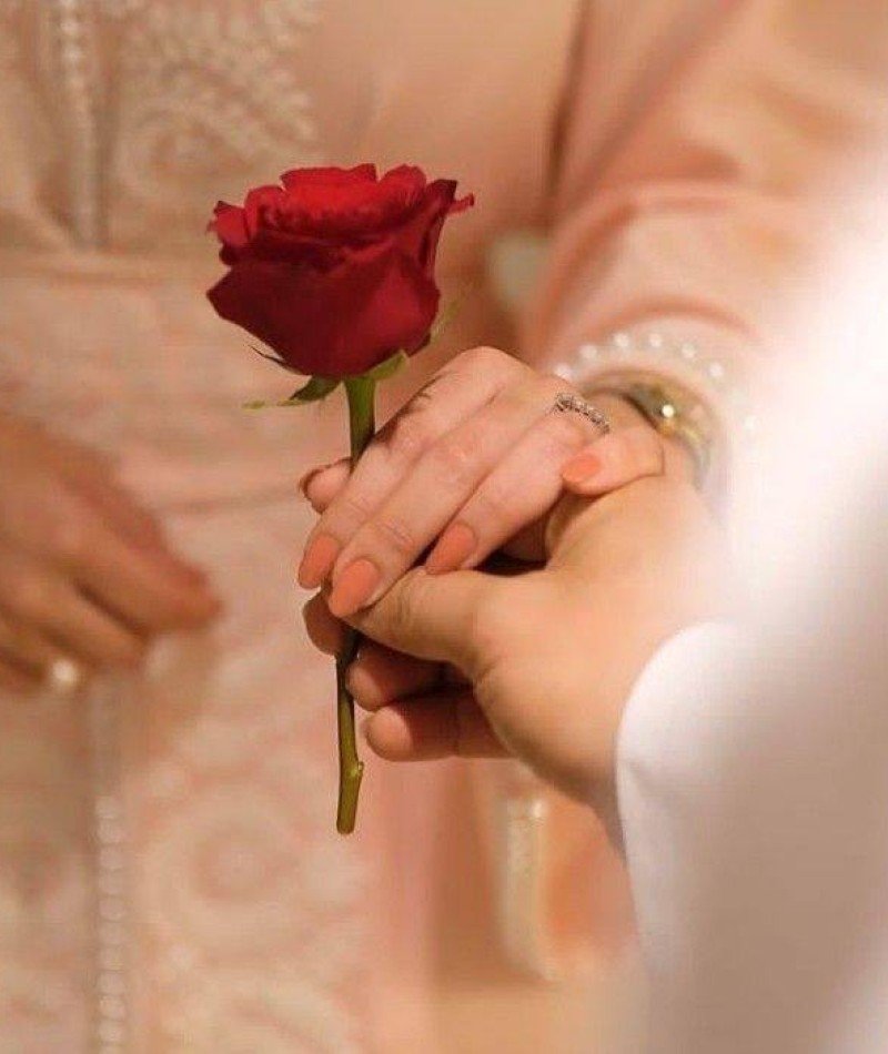 couple hands dp 14
