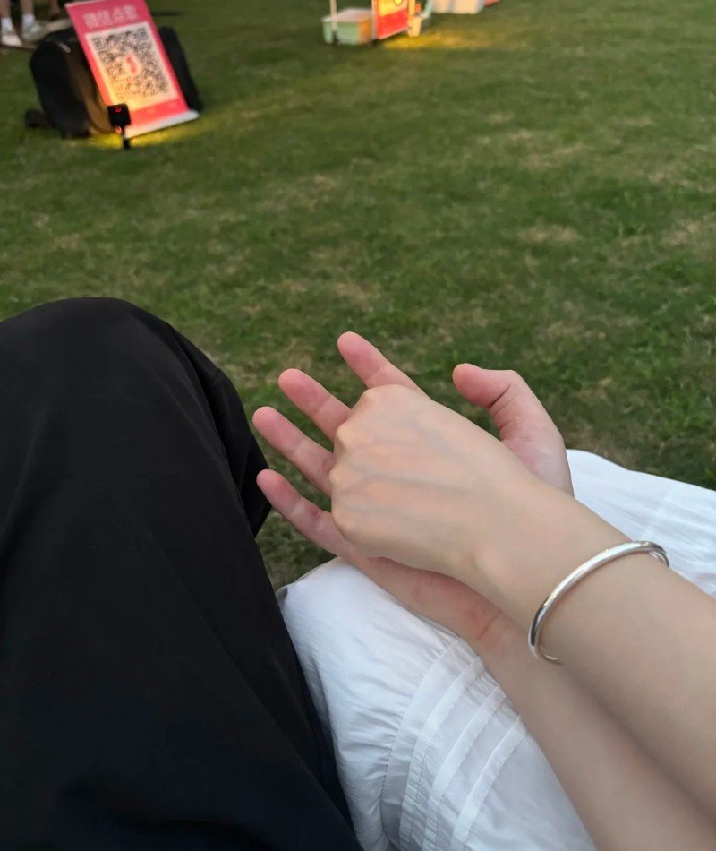 couple hands images for dp​