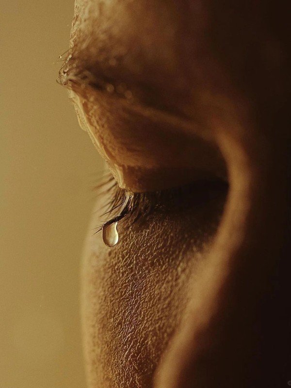 crying eye dp