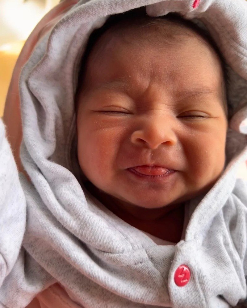 cute baby girl whatsapp dp