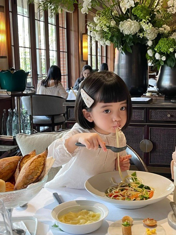 cuteness cute baby girl images for whatsapp dp 29