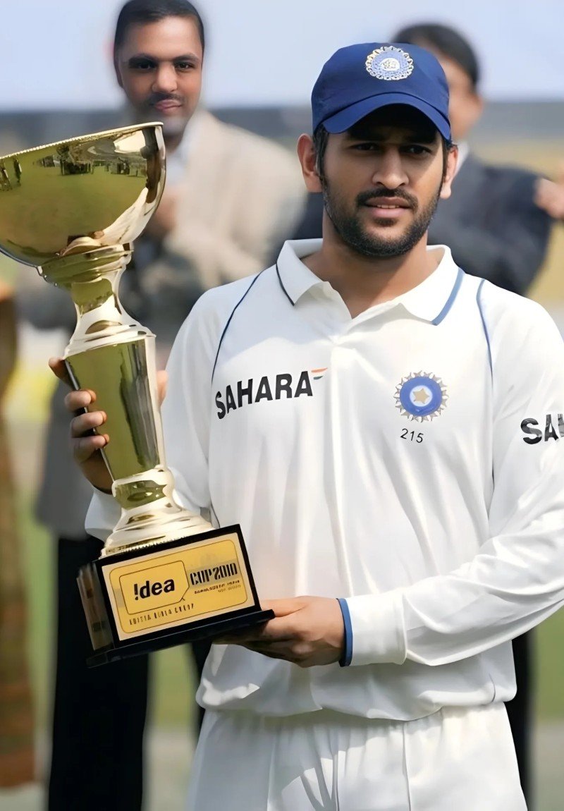 dhoni dp 35