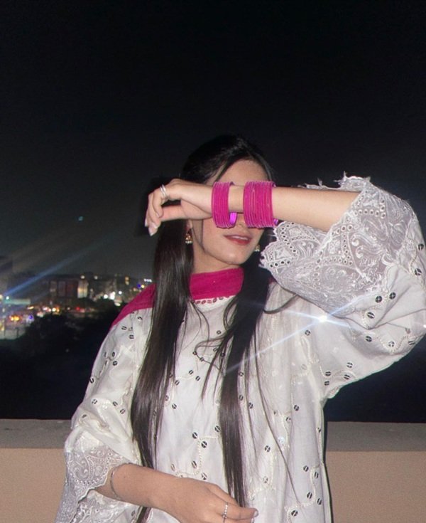 dp for instagram for girl stylish hidden face 34
