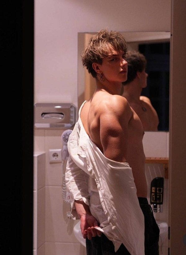 hot boy dp 22