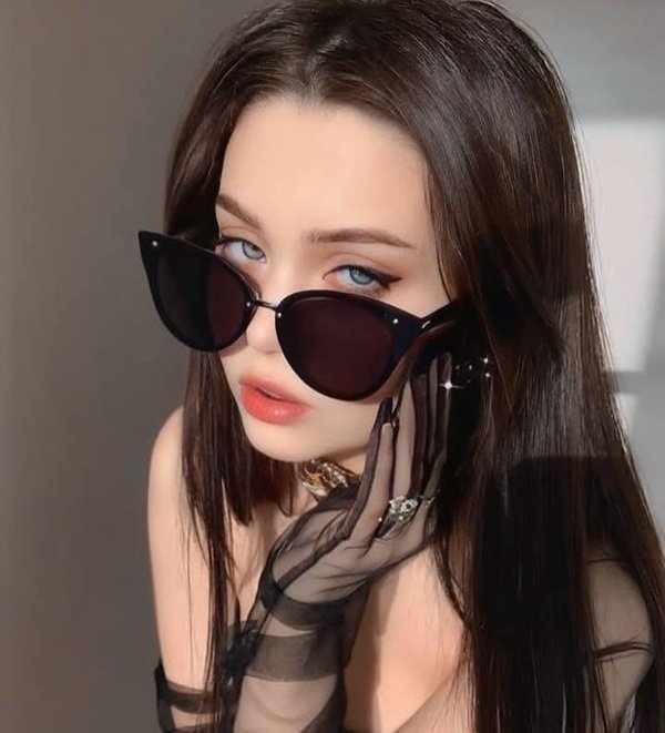 hot girl dp 18