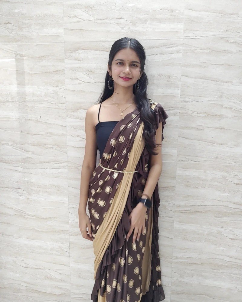 ladki ki dp 28