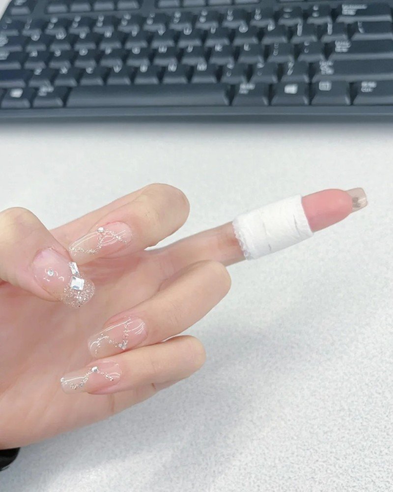middle finger dp 20