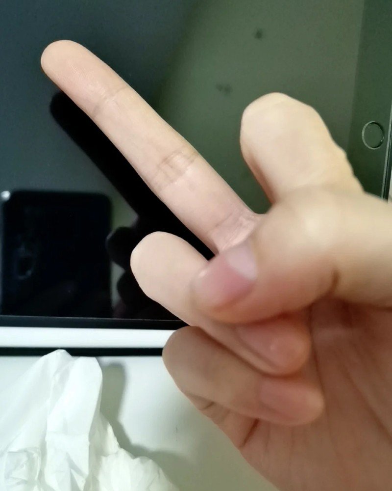 middle finger dp 24