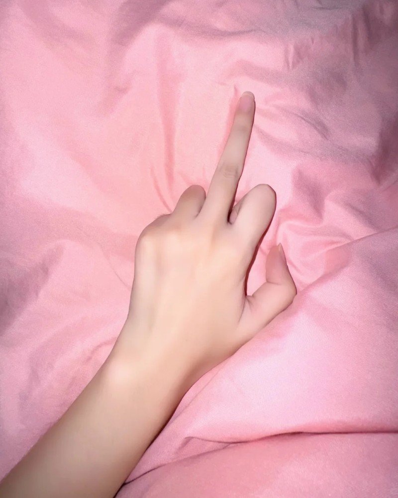 middle finger dp 26