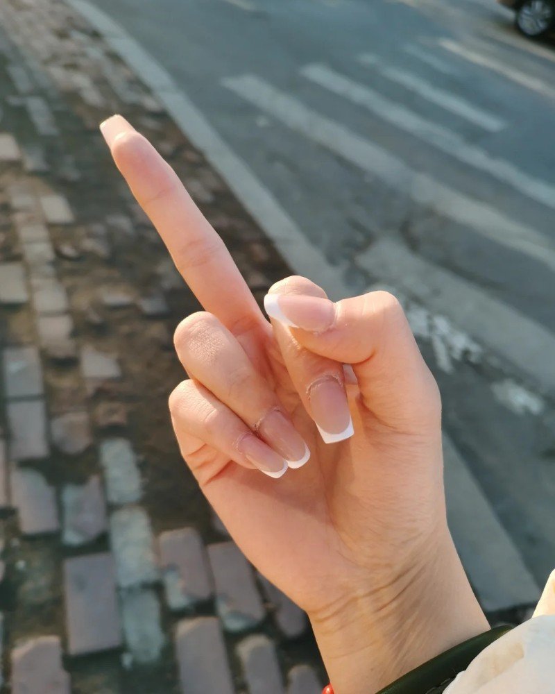 middle finger dp 31