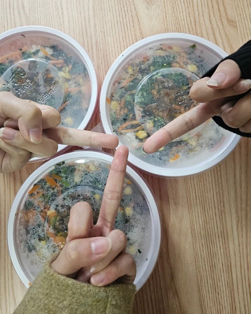 middle finger dp 35