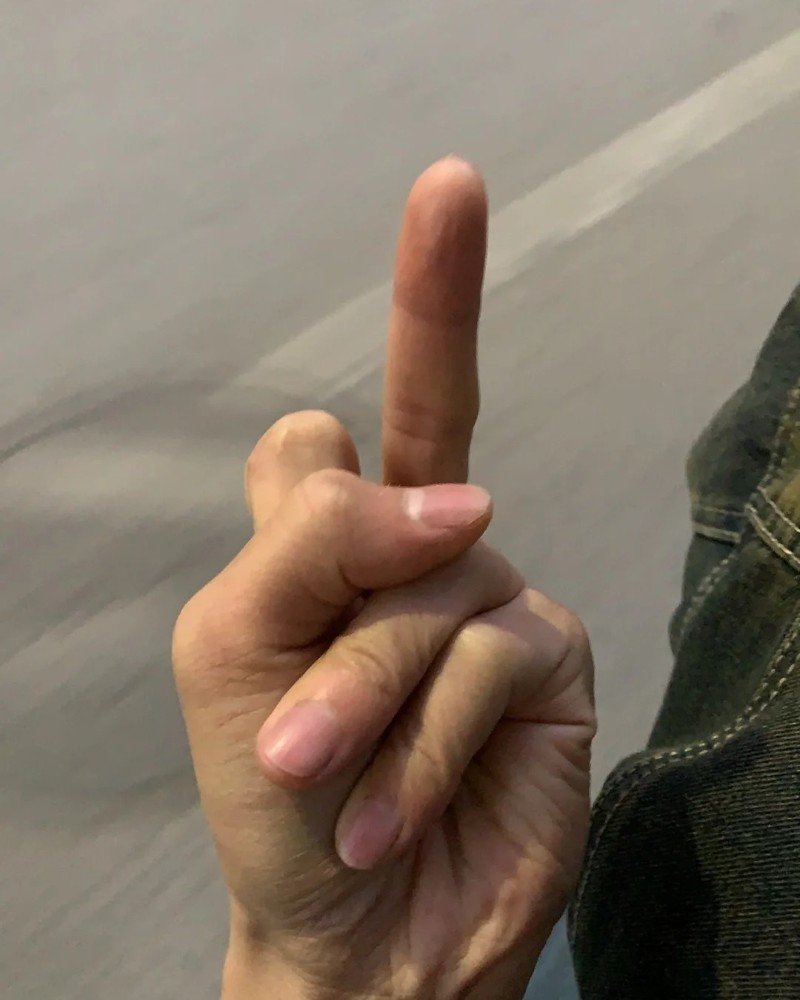 middle finger dp 8