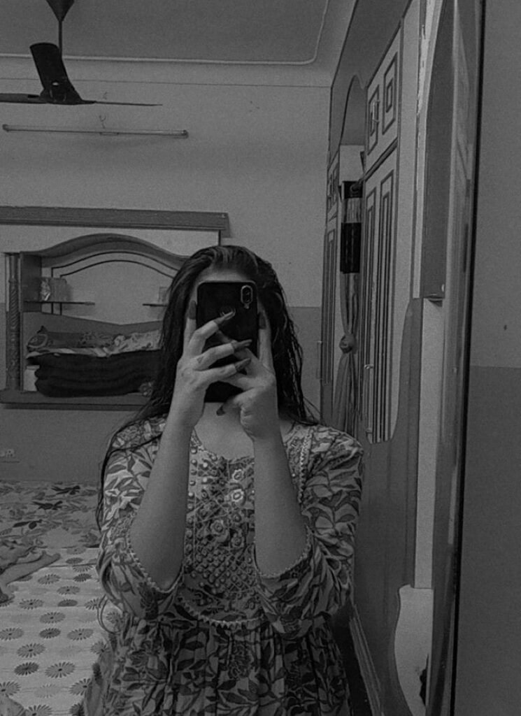 mirror selfie dp 36