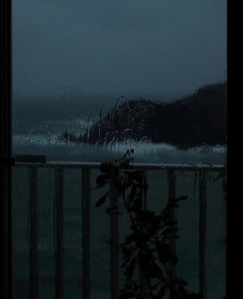 sad dp for instagram 34