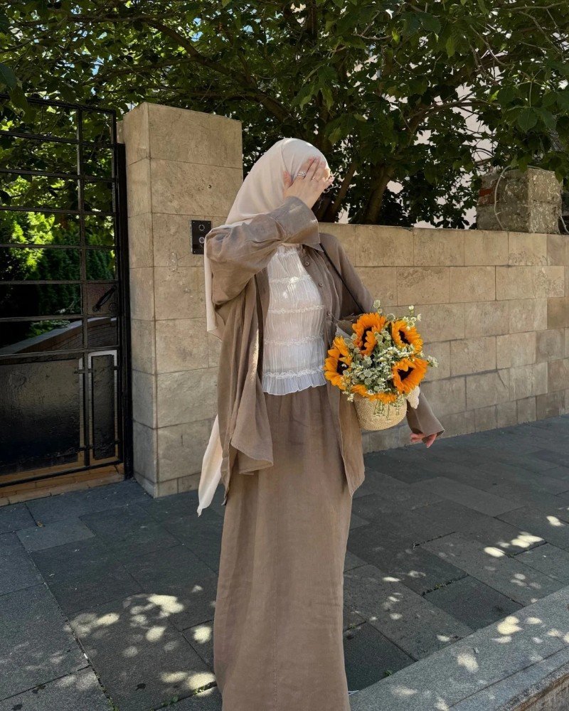 stylish hijab girl dp 12