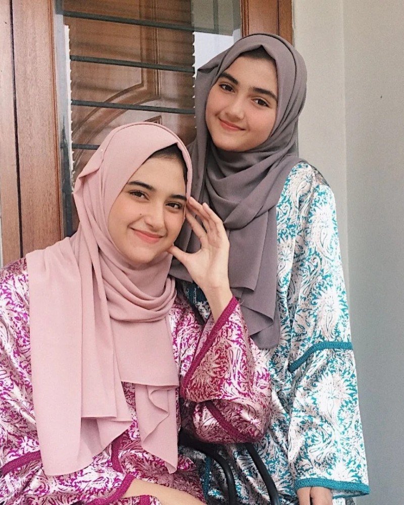 stylish hijab girl dp 13