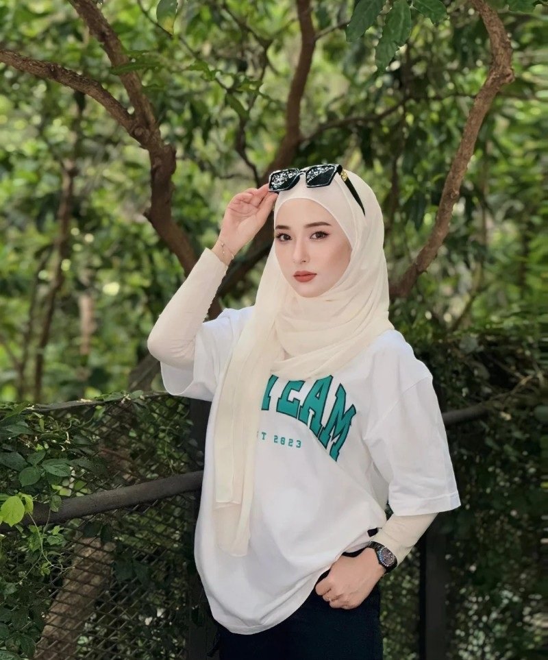 stylish hijab girl dp 19