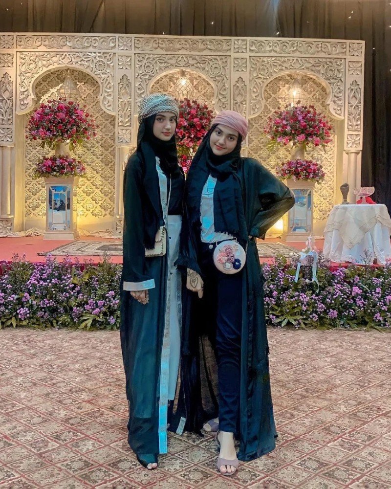 stylish hijab girl dp 23