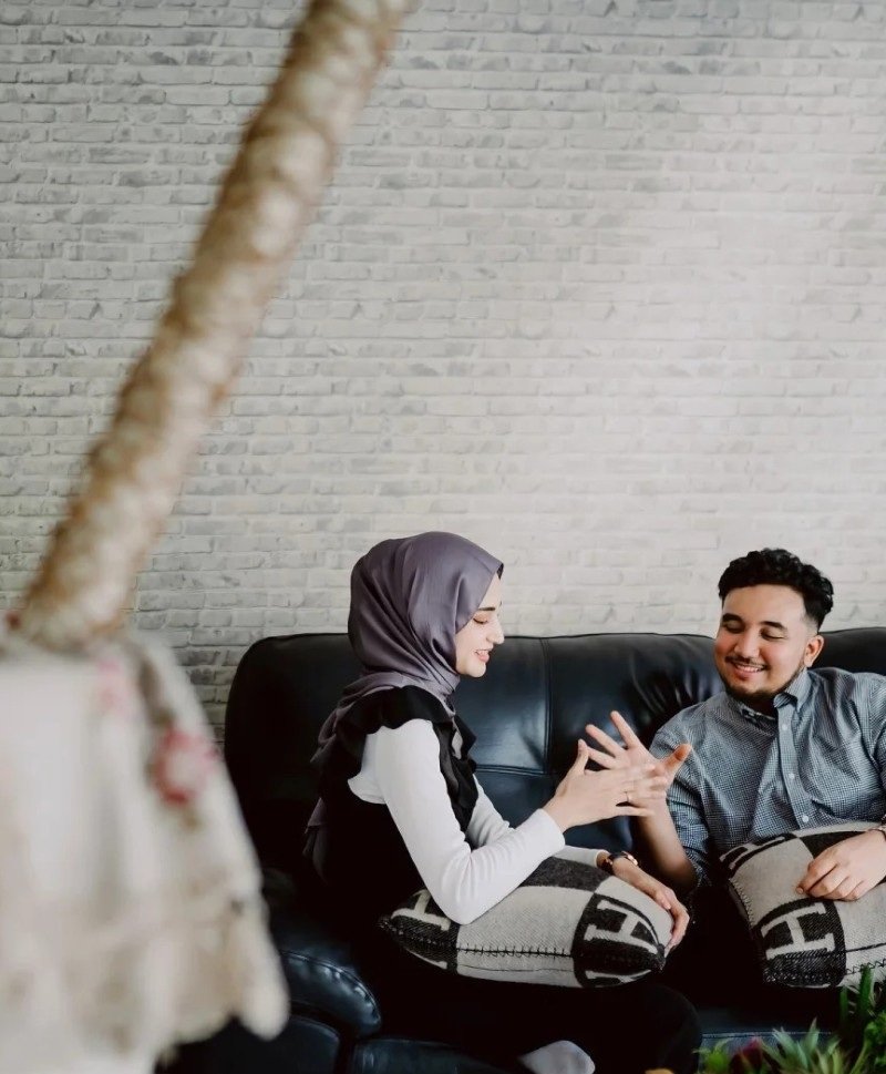 stylish hijab girl dp 28
