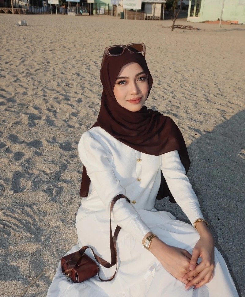 stylish hijab girl dp 9