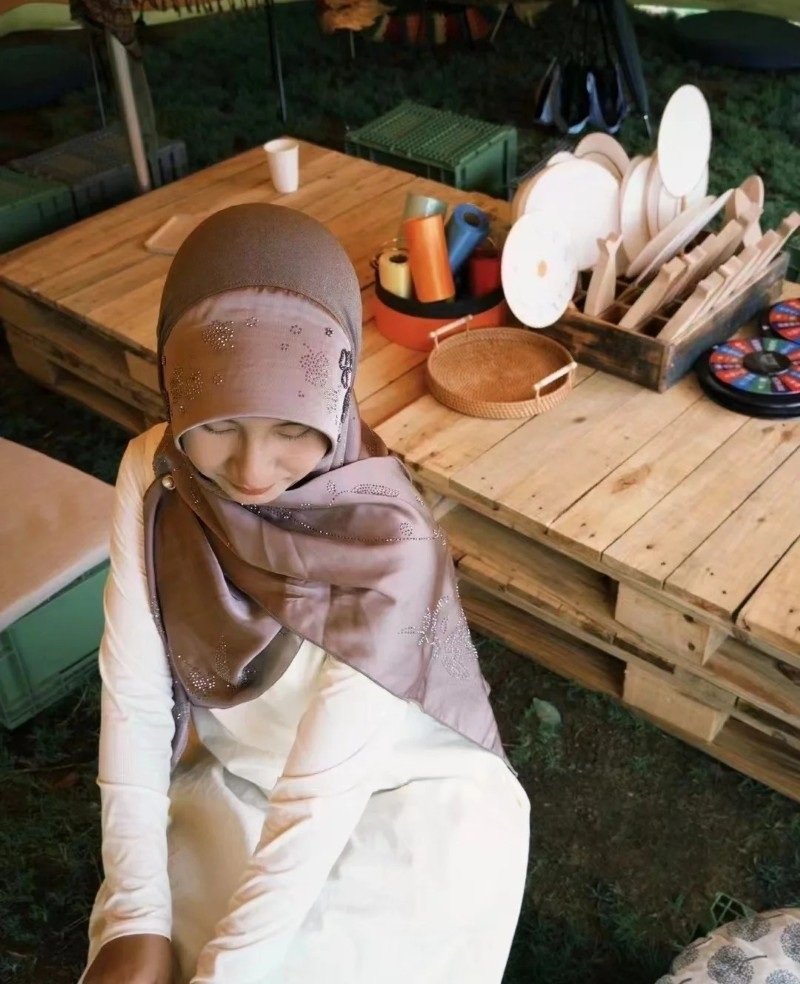 stylish hijab girl dp for whatsapp