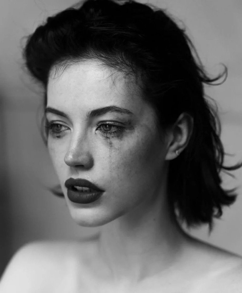 very sad dp girl 18