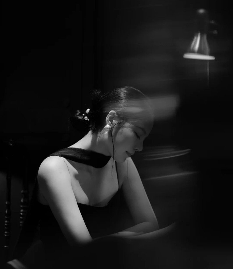 black shadow girl dp 13