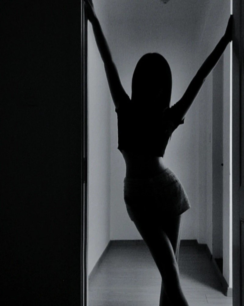 black shadow girl dp 16