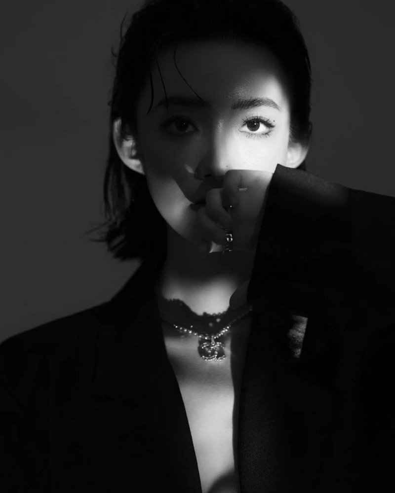 black shadow girl dp 18