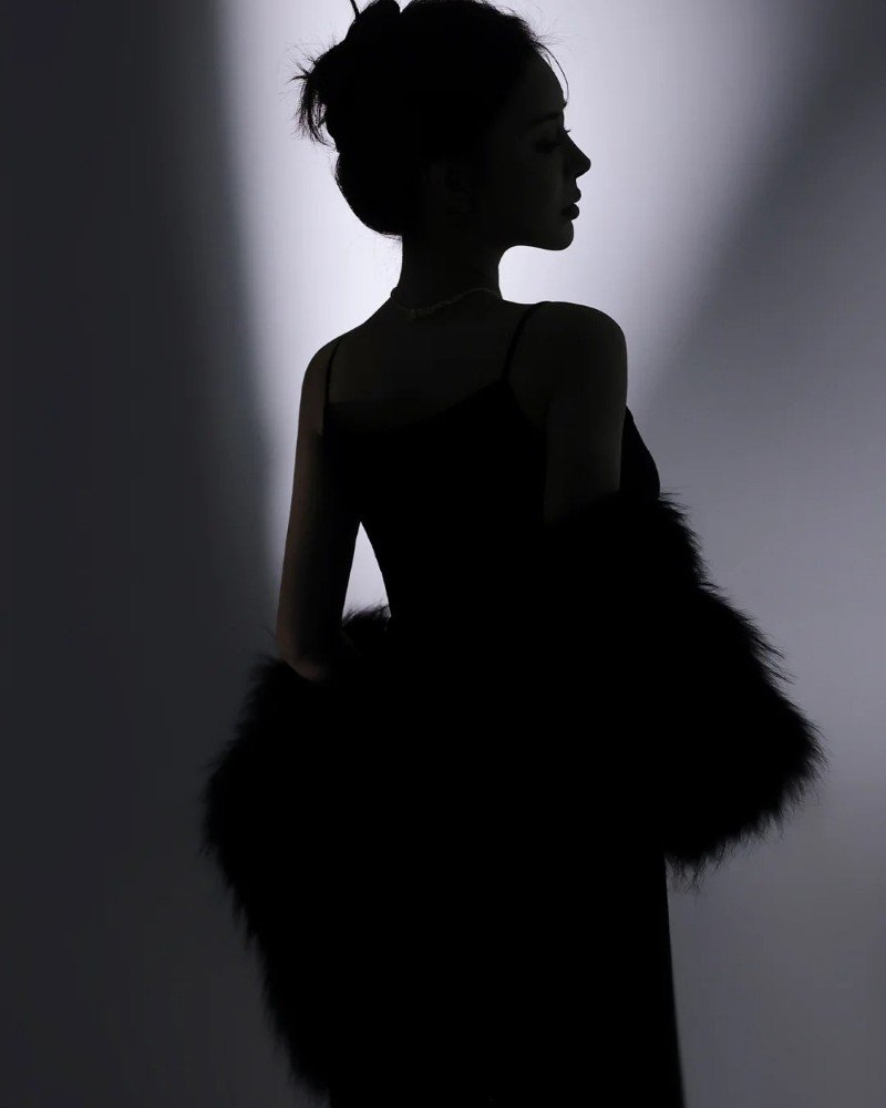 black shadow girl dp 25