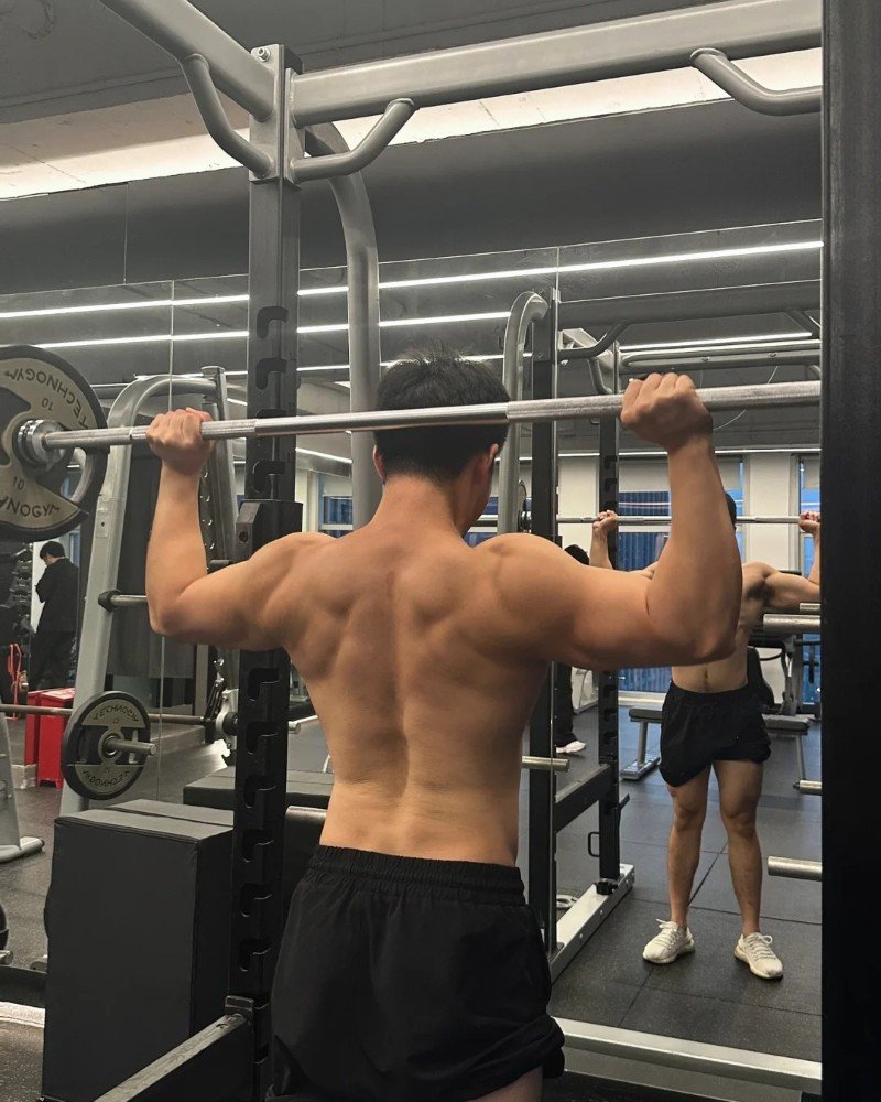 boy instagram gym dp