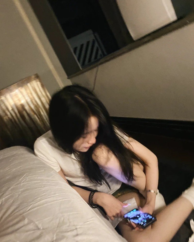 depressed girl dp 16