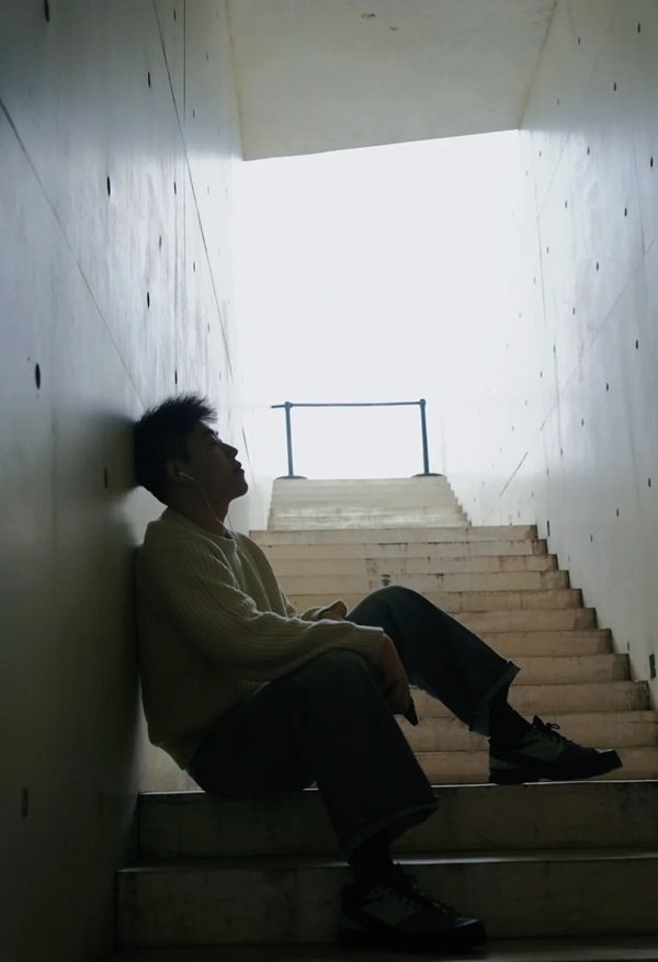 heartbroken crying sad boy dp 15