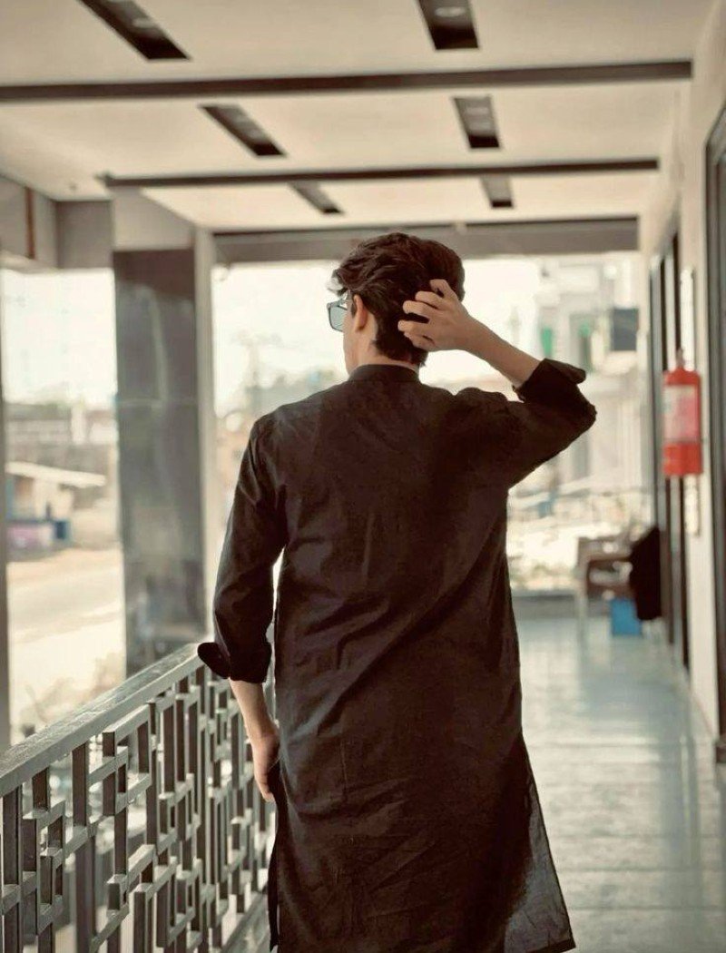 insta cool hidden face dp boy 28