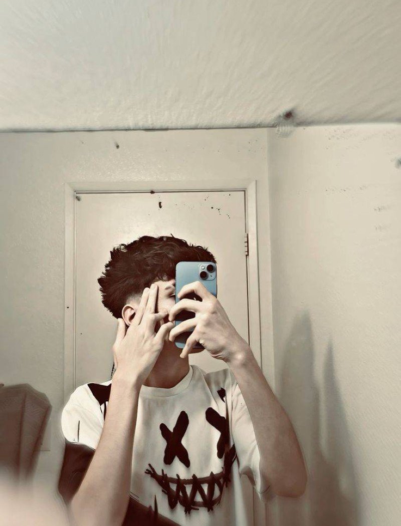 insta cool hidden face dp boy 34