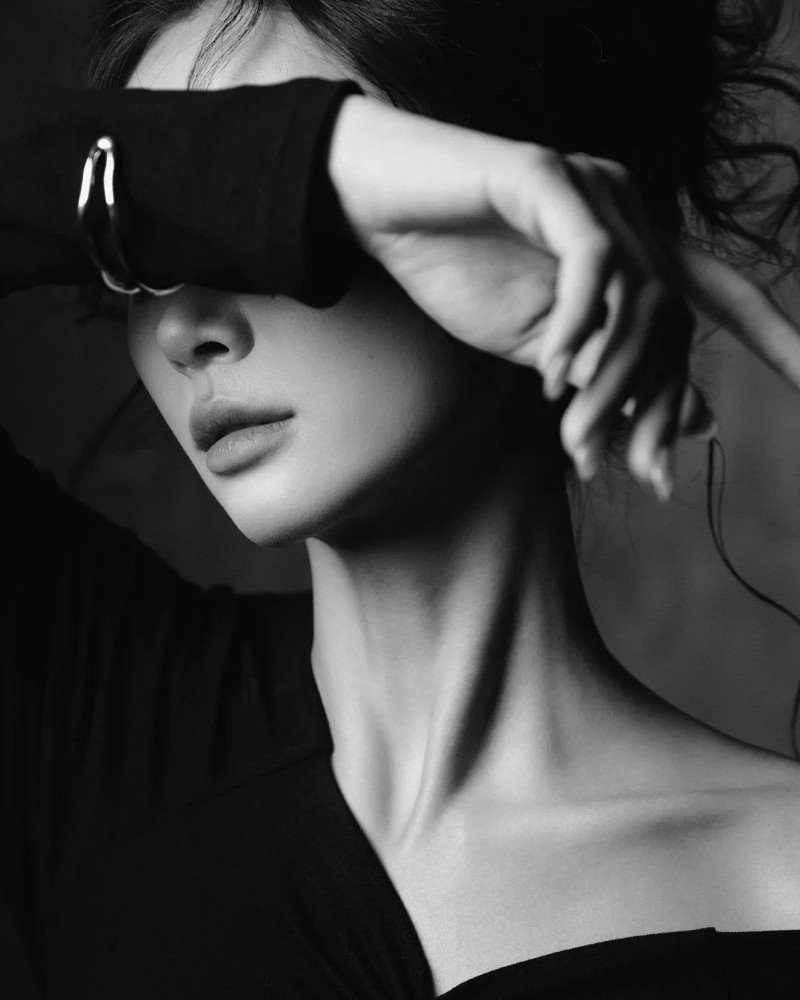 instagram black shadow girl dp